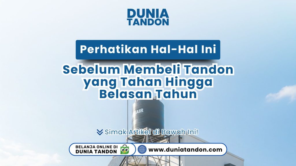 Foto tandon air di atap rumah modern