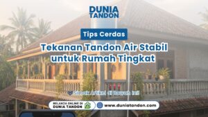 Tampilan tandon air biru di atas dak rumah lantai dua sebagai visual tips cerdas tekanan tandon air stabil untuk rumah tingkat