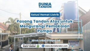 Seorang teknisi memakai helm proyek sedang memasang pipa pada unit Pasang Tandon Hemat Listrik biru di Toko Dunia Tandon