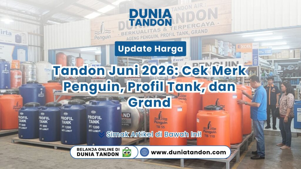 Dua konsumen melihat jajaran produk pada artikel Update Harga Tandon Juni oranye dan biru di dalam gudang Toko Dunia Tandon
